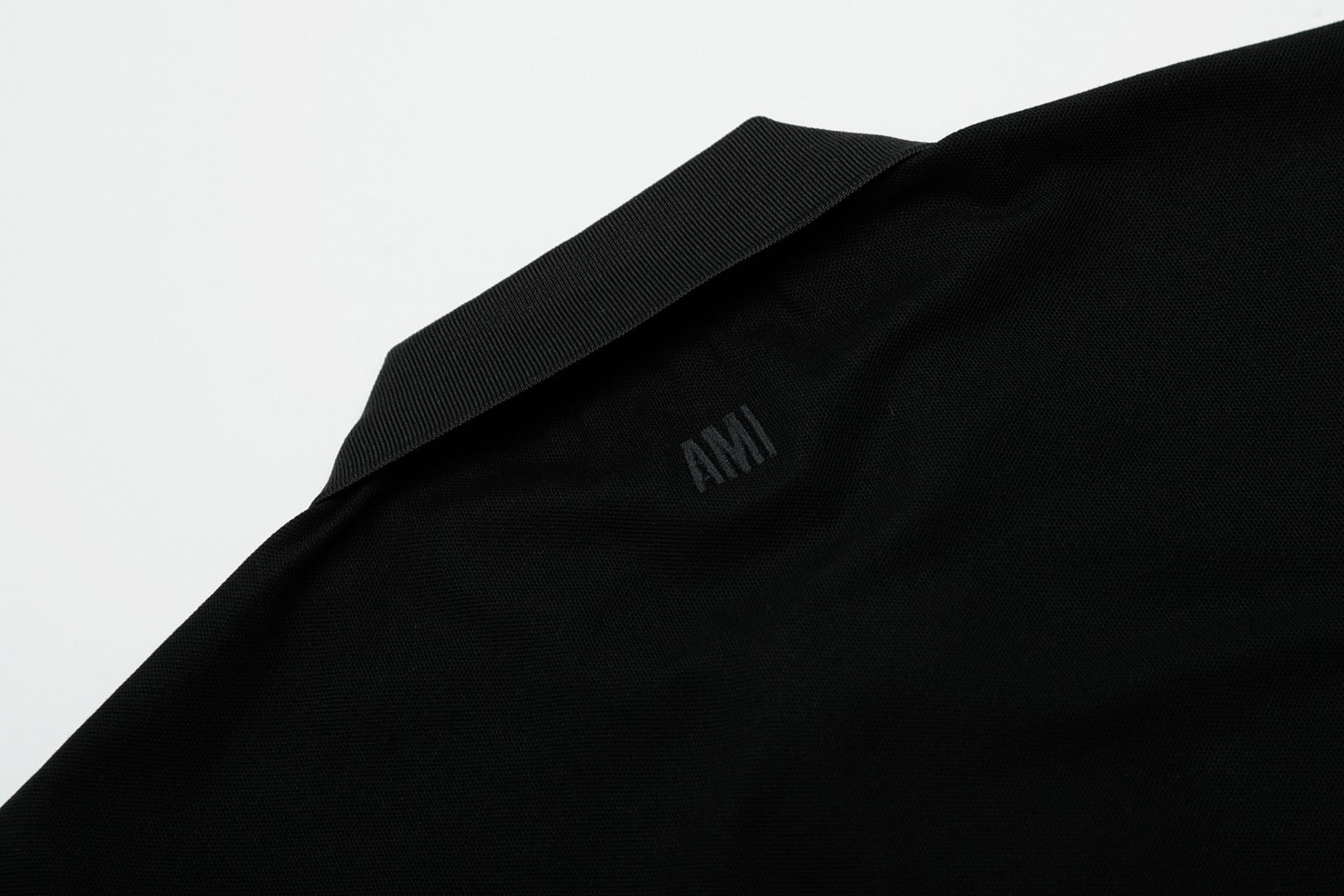 AMI Paris Polo Negra